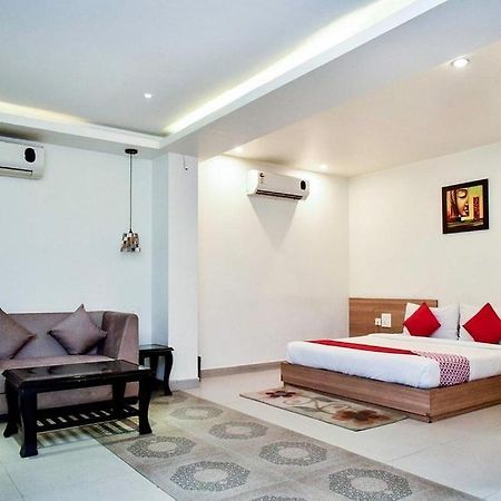 Hotel City Square Hisār Buitenkant foto