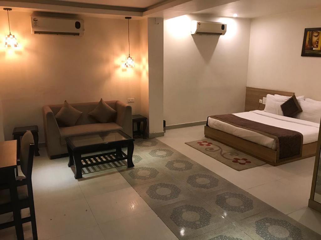 Hotel City Square Hisār Buitenkant foto